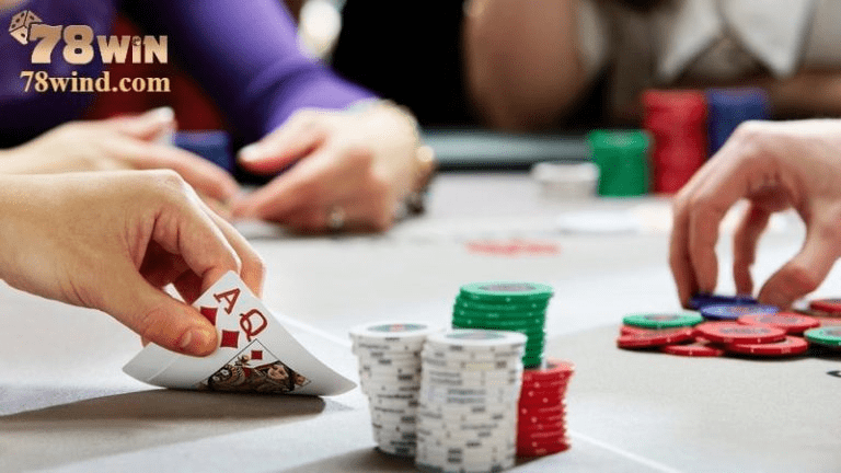 Cách chơi poker đơn giản với tỷ lệ thắng siêu cao cho người mới