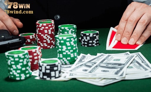 Những hành động cần biết trong luật chơi Poker như cược, theo, bỏ bài