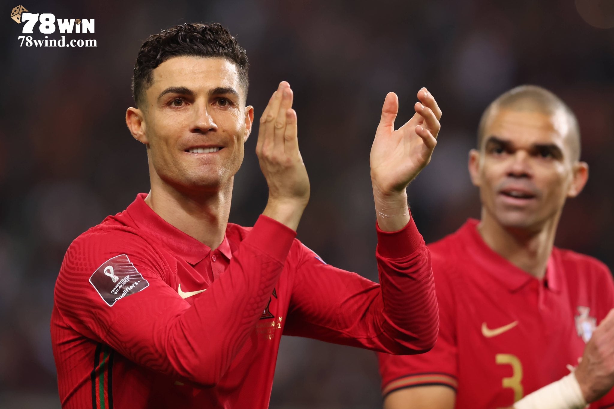 Niềm vui của CR7 và đồng đội có được tấm vé vào vòng trong World Cup