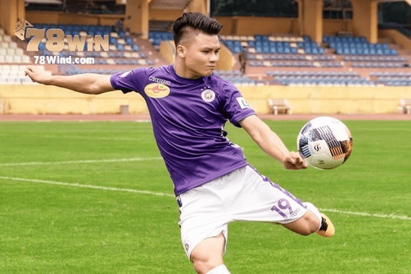 Quang Hải đối mặt với thử thách đầu tiên tại Pau FC