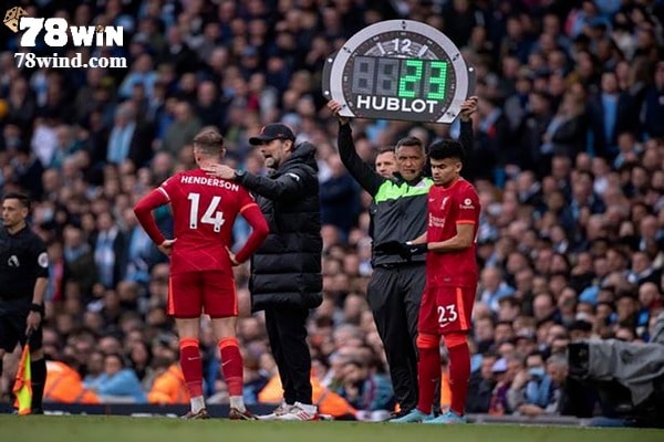 Từ năm nay, các đội bóng ở Premier League được phép thay 5 cầu thủ trong trận