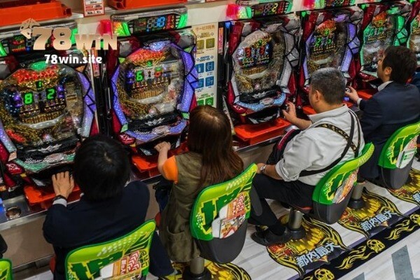 Người mê Pachinko cũng có thể chơi trên máy Pachinko slot