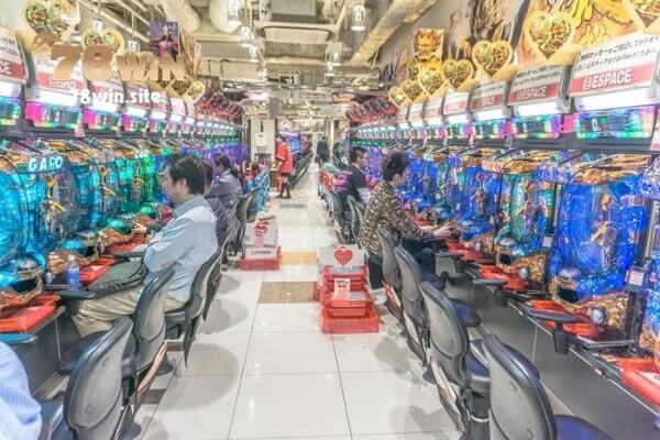 Ở Nhật Bản có rất nhiều địa điểm chơi Pachinko