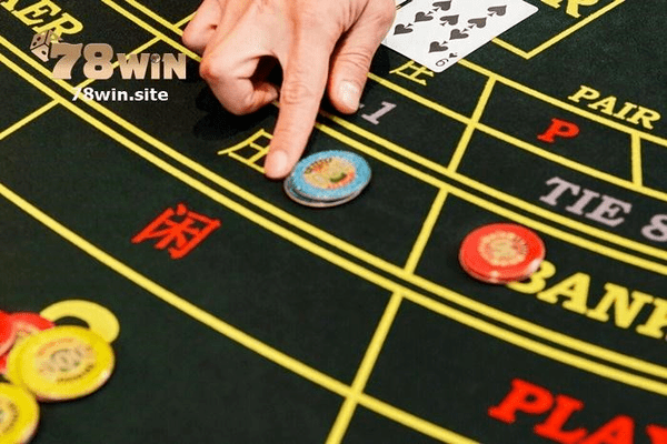 Trong game bài baccarat, bạn có thể áp dụng phương pháp đặt cược song song